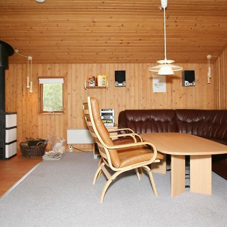 Four-Bedroom Holiday home in Væggerløse 19 Bøtø By Eksteriør billede